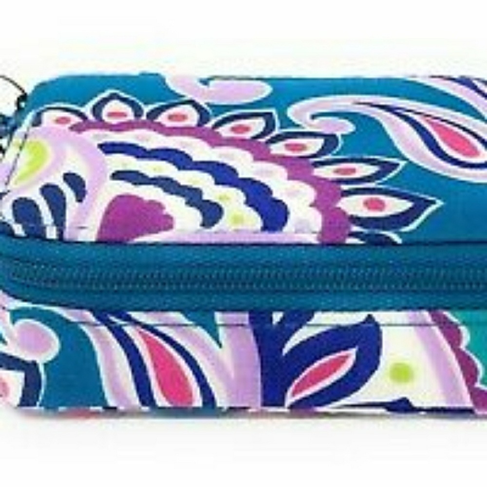 VERA BRADLEY PILL CASE IN WAIKIKI PAISLEY